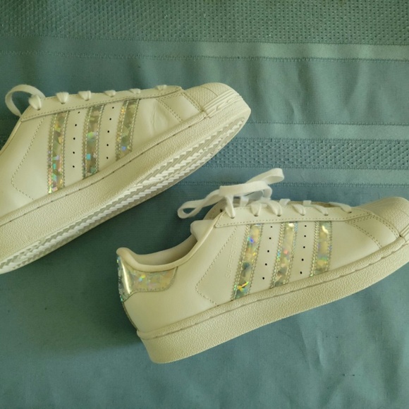 RARE Adidas Superstar J Shell Toe Tennis Sneakers, youth size 4 (women's… - Picture 2 of 15